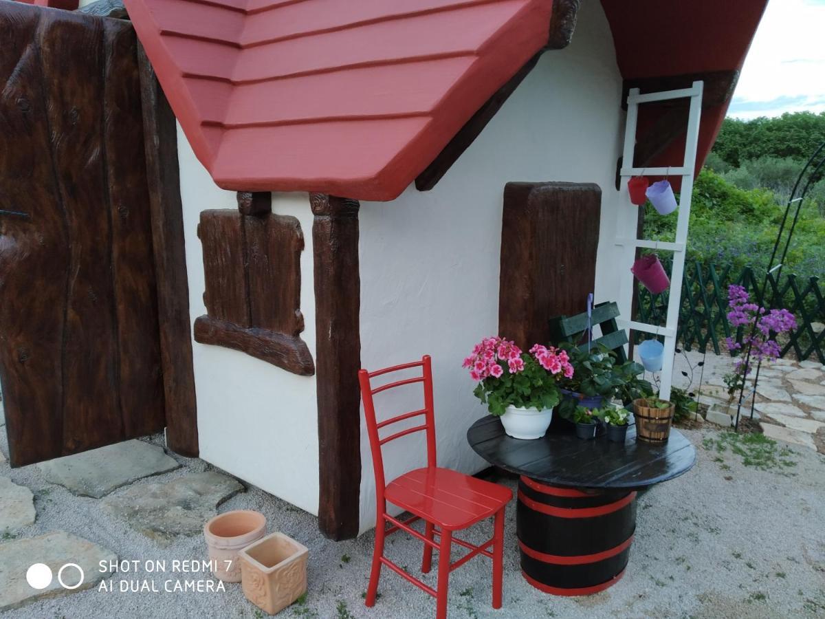 Krka Fairytale Little Castle Hotel Skradin Exterior photo